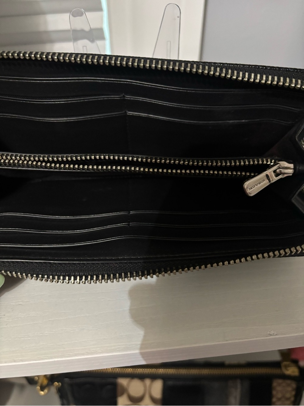 Coach Signature Zip Wallet Jacquard - Picture 3 of 3